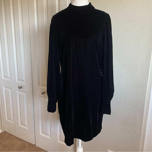 Banana Republic Dresses & Skirts - Banana Republic Velvet Dress Women’s S Black Cutout Mock Chic Luxury Whimsigoth